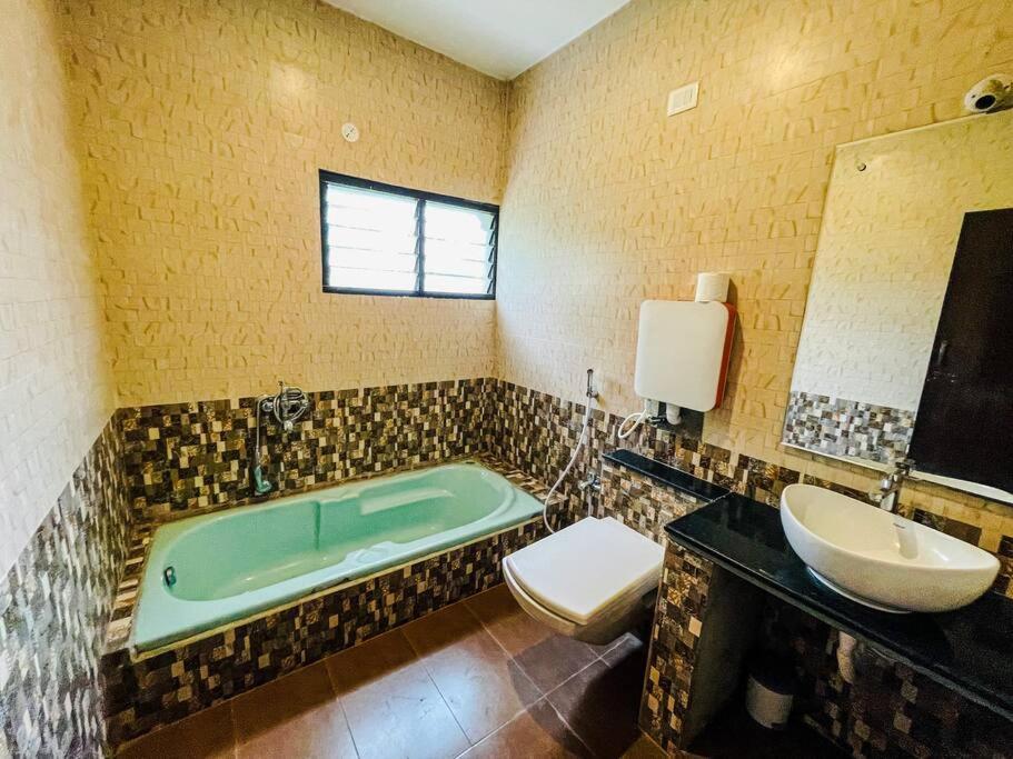 Luxury Villa Siena With Private Pool! 퐁디셰리 외부 사진
